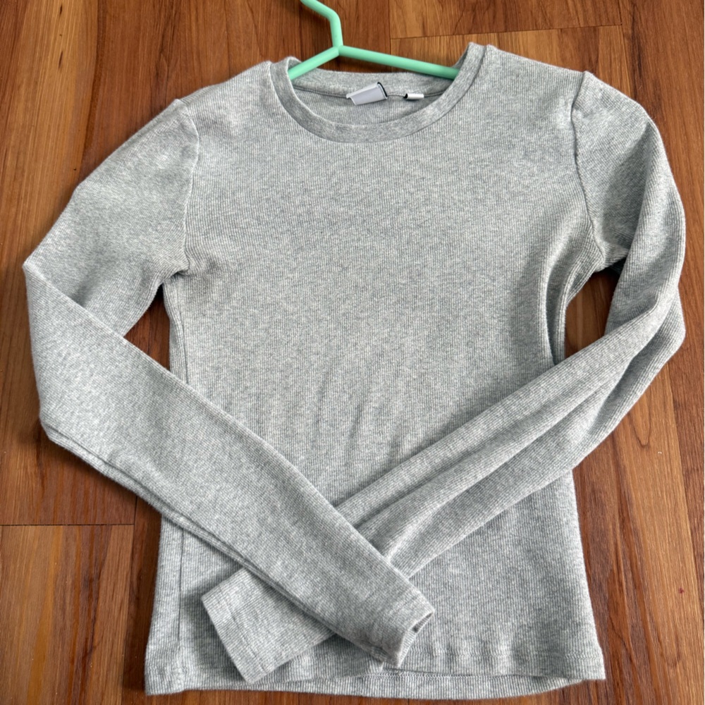 TNA Heather Gray Ribbed Long Sleeve Top